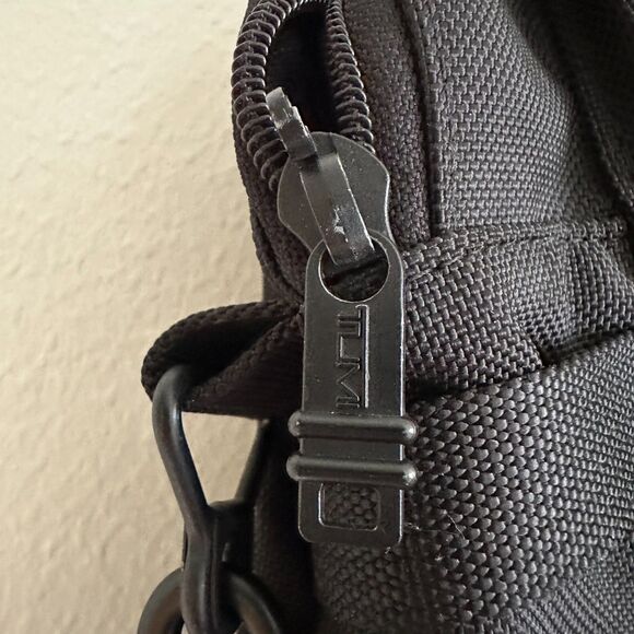 TUMI Black Nylon Bag Messenger Briefcase Laptop Travel Satchel Business - Picture 6 of 11